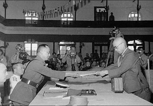 1945年8月15日日本宣布投降，为何抗战胜利纪念日确定为9月3日？