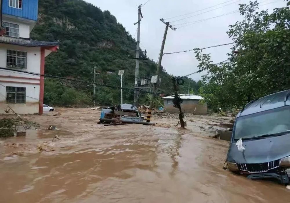 陕西蓝田暴雨致多人失联，当地展开了怎样的救援举措？