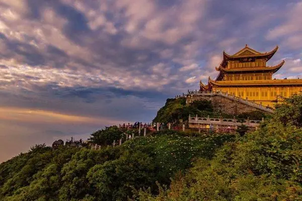 峨眉山在四川哪个城市