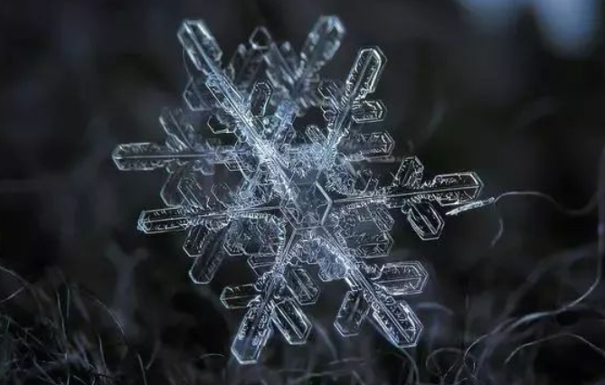 雪花是什么形状的