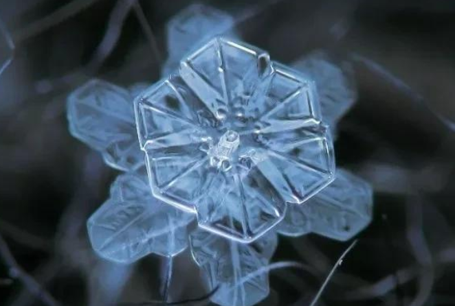 雪花是什么形状的