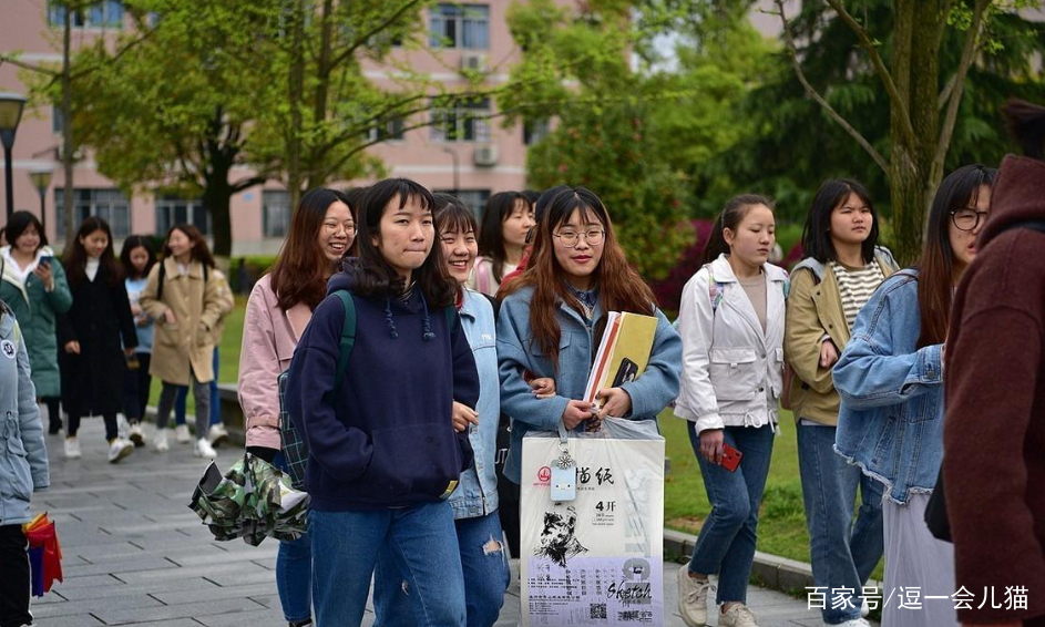 网传武汉大学一男生跳楼，校方对此有何表示？