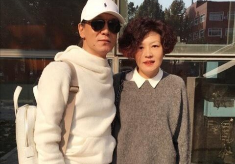 主持人李勇去世以后，他的老婆哈文现状如何？